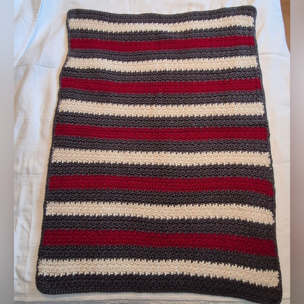 Baby throw, cream, gray deep red, 41" x 30" made with Bernat satin yarn NEW